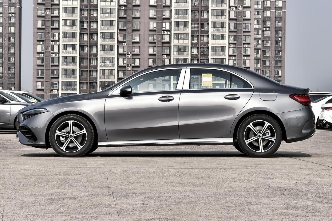 Mercedes-Benz A-Class 2026, фото 4