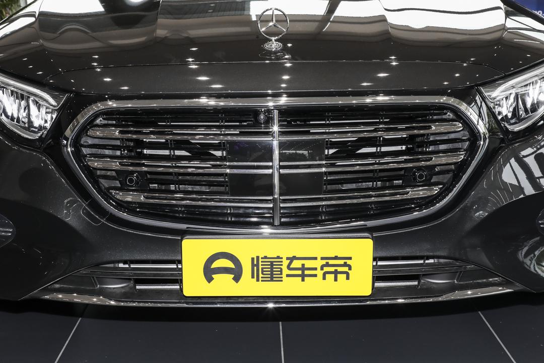Mercedes-Benz E-Class 2026, фото 10