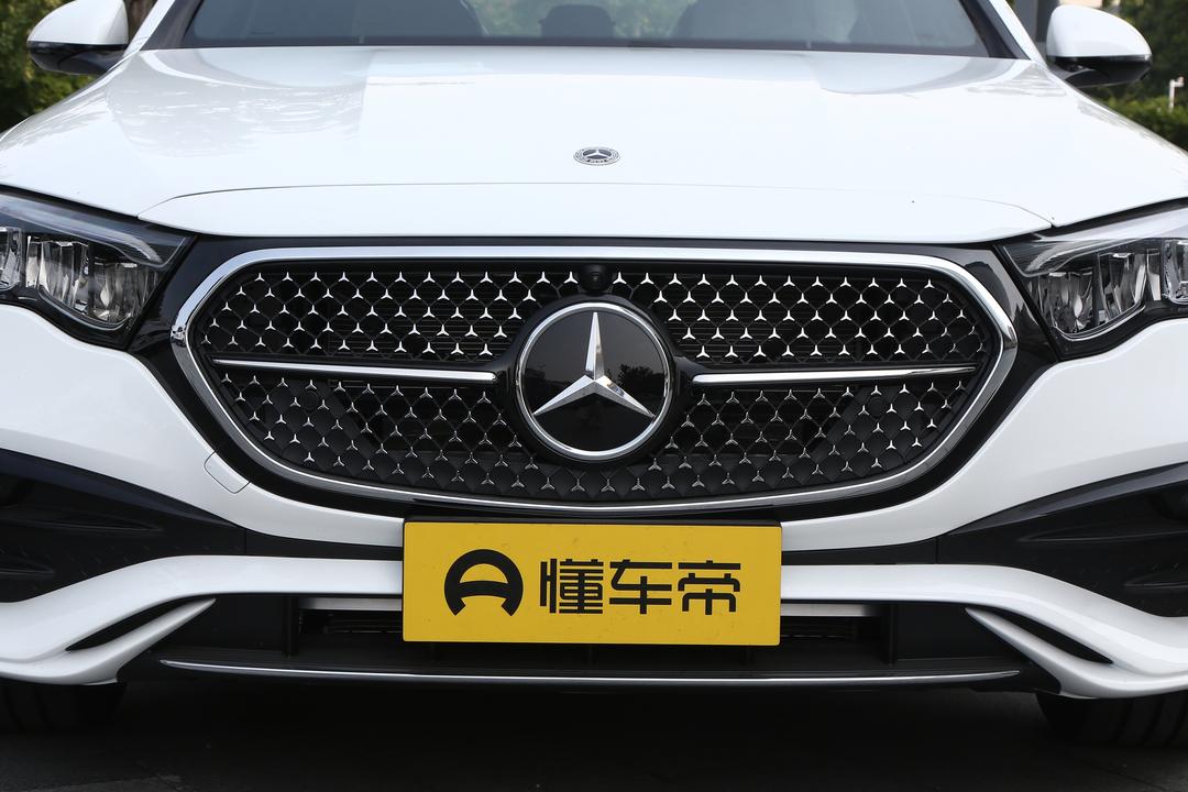 Mercedes-Benz E-Class 2026, фото 10