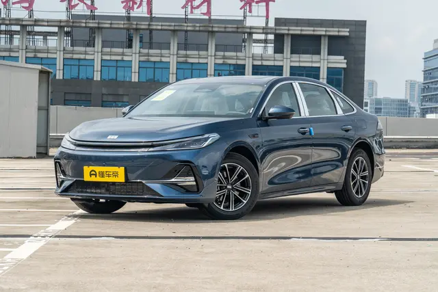 Geely A7 EM 2026 — купить из Китая под заказ