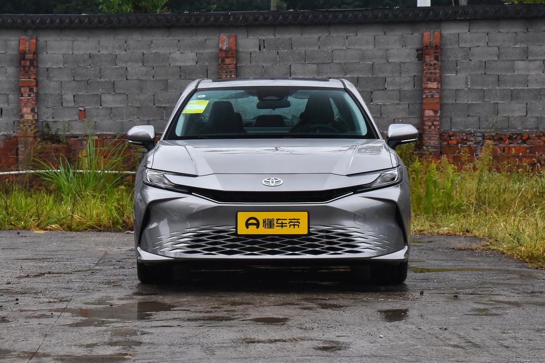 Toyota Camry 2026, фото 2
