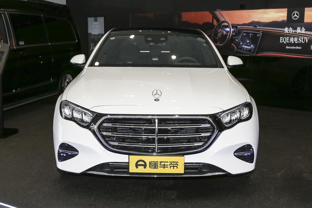 Mercedes-Benz E-Class 2026, фото 2