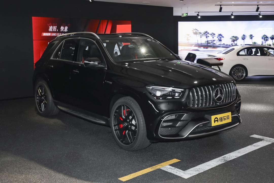 Mercedes-Benz GLE AMG 2026, фото 3