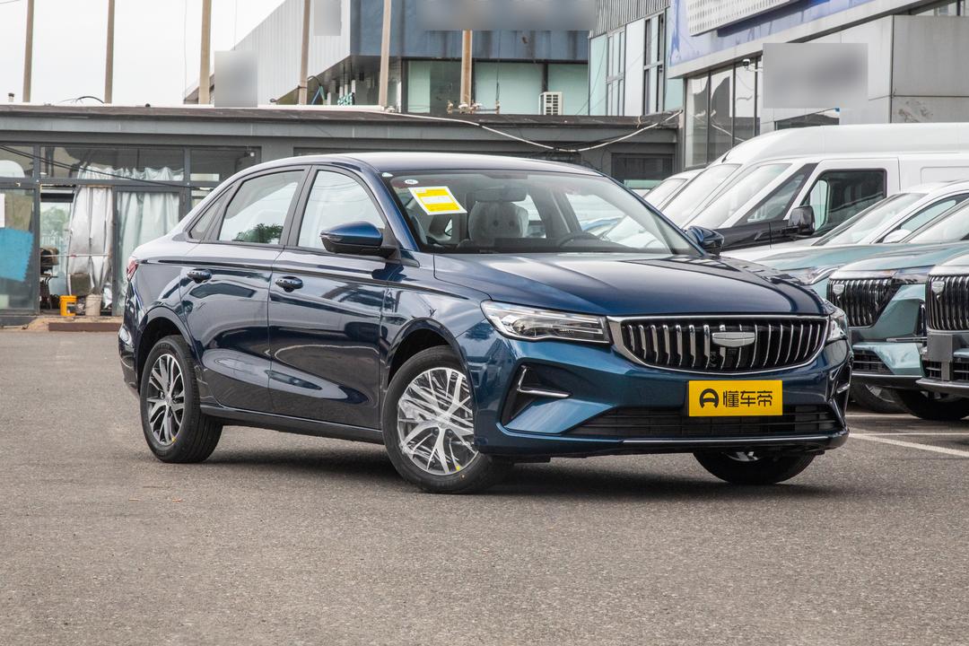 Geely Emgrand 2026, фото 3