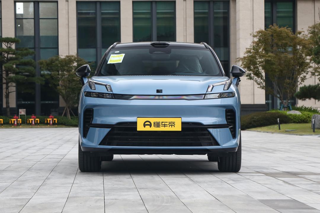 Lynk & Co 08 EM-P 2026, фото 2