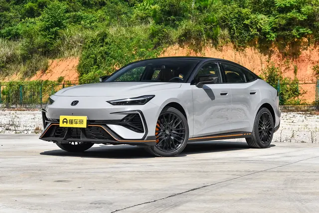 Changan UNI-V 2026 — купить из Китая под заказ