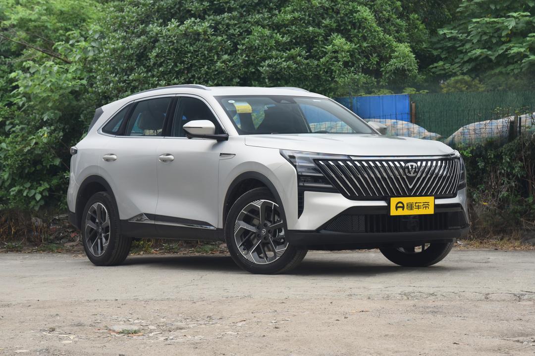 Changan CS75 PLUS 2026, фото 3
