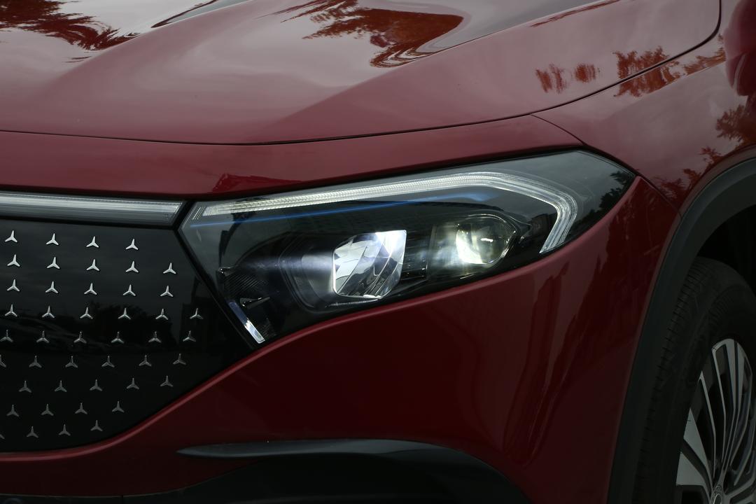 Mercedes-Benz EQB 2026, фото 14