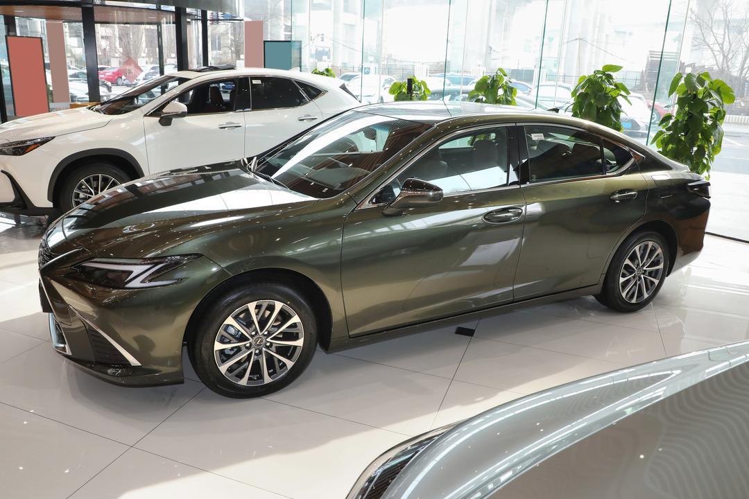 Lexus ES 2026, фото 4