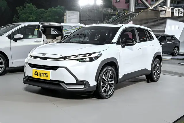 Toyota Frontlander 2026 — купить из Китая под заказ