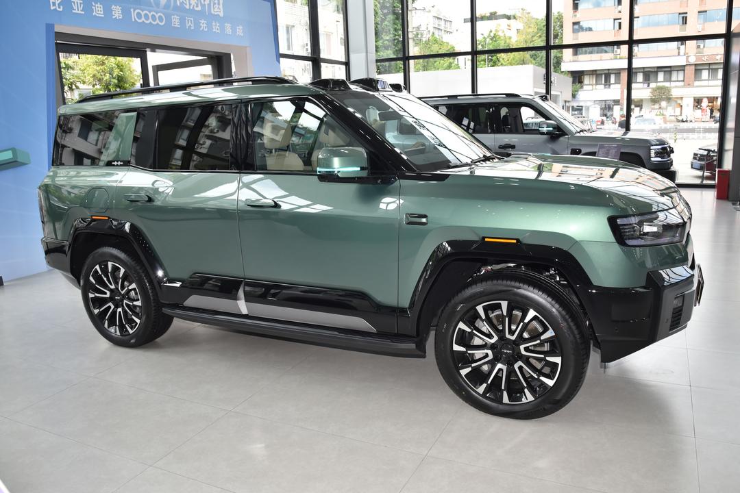 BYD Fangchengbao Leopard 8 2026, фото 8