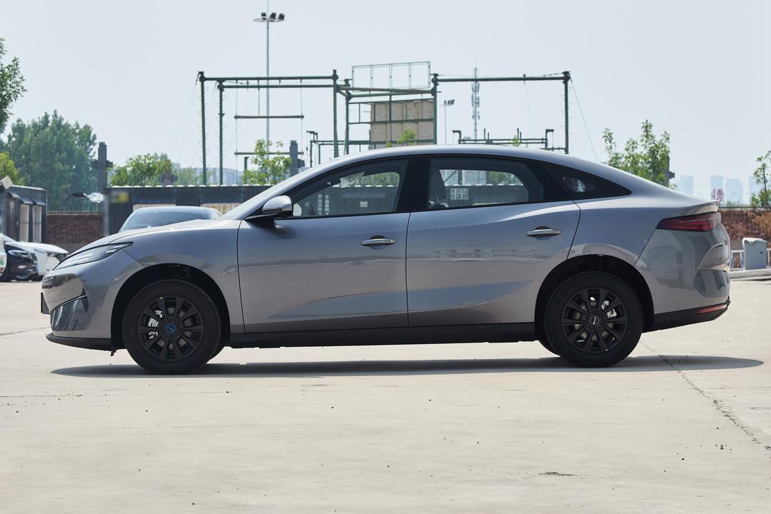 BYD e7 2026, фото 4