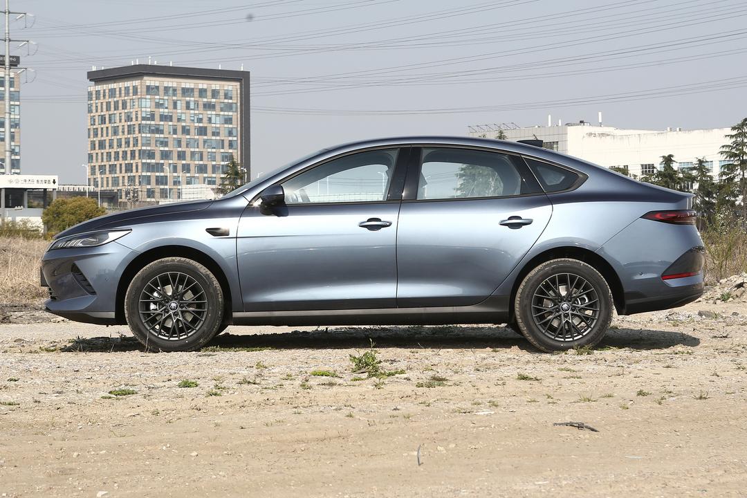 BYD Qin PLUS EV 2026, фото 4
