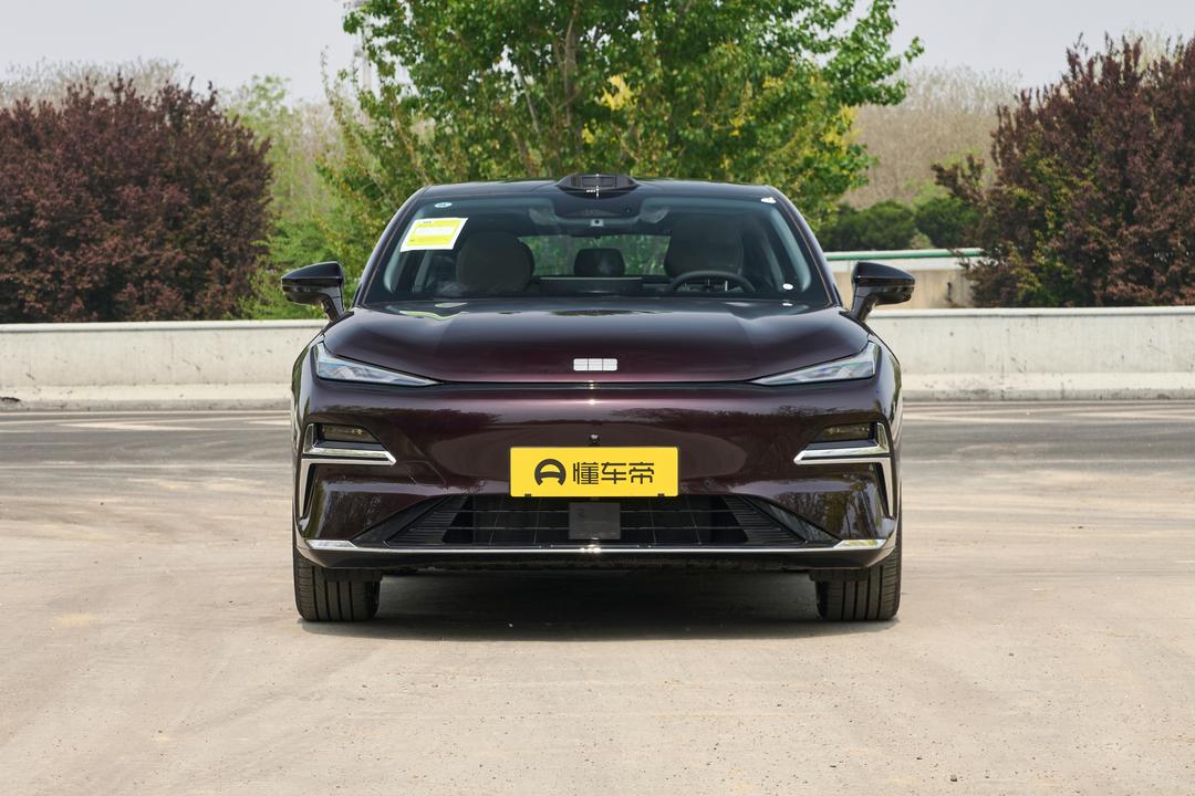 Geely Starlight 8 PHEV 2026, фото 2