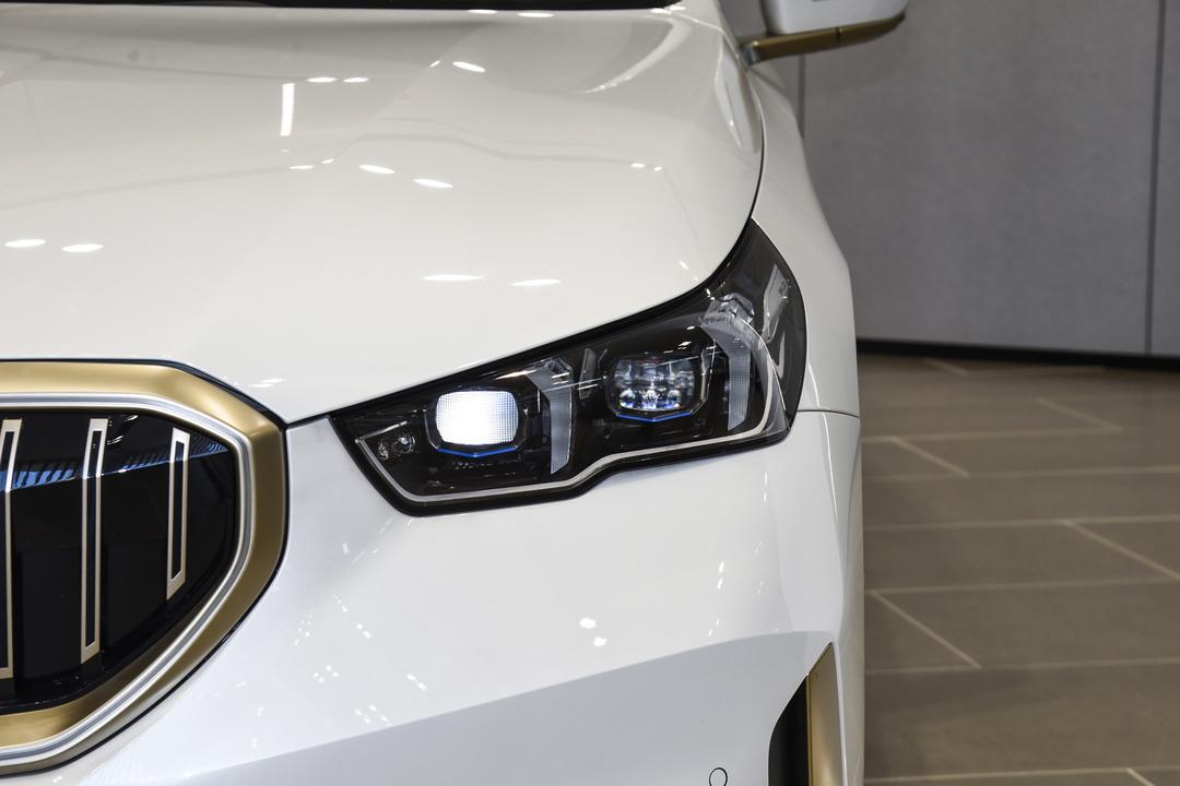 BMW 5 Series 2026, фото 11