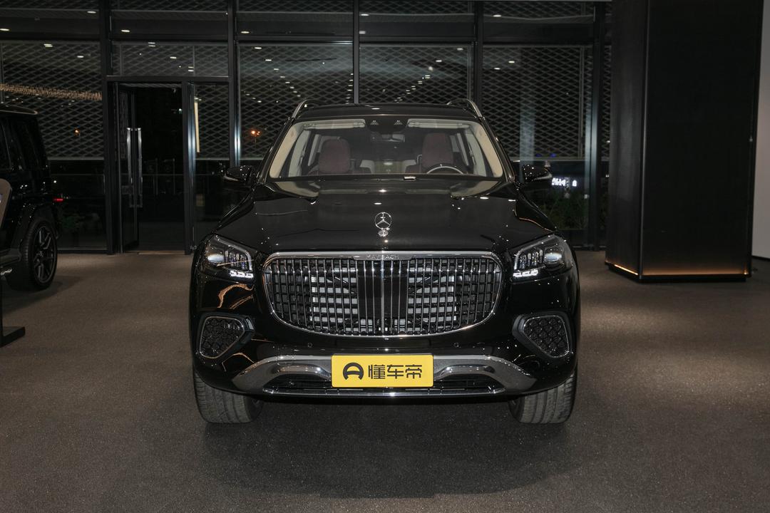Mercedes-Benz Maybach GLS 2026, фото 2