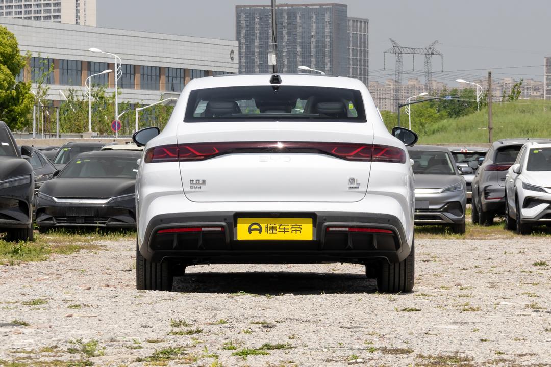 BYD Qin L DM 2026, фото 6