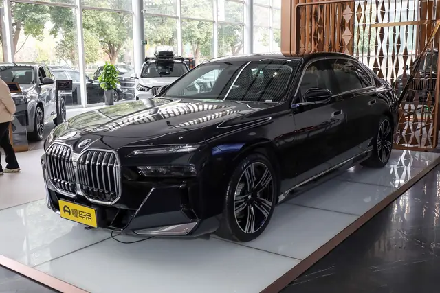 BMW 7-Series 2026 — купить из Китая под заказ