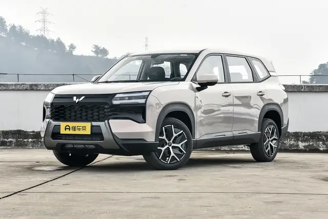 Wuling Starlight 560 2026 — купить из Китая под заказ