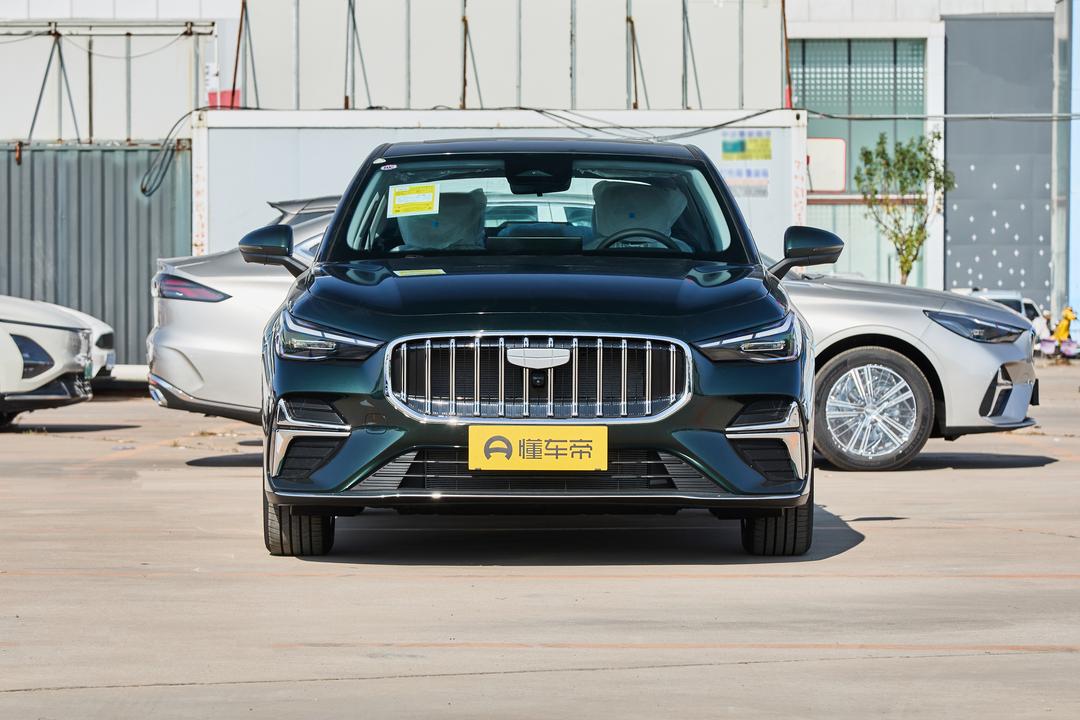 Geely Emgrand 2026, фото 2
