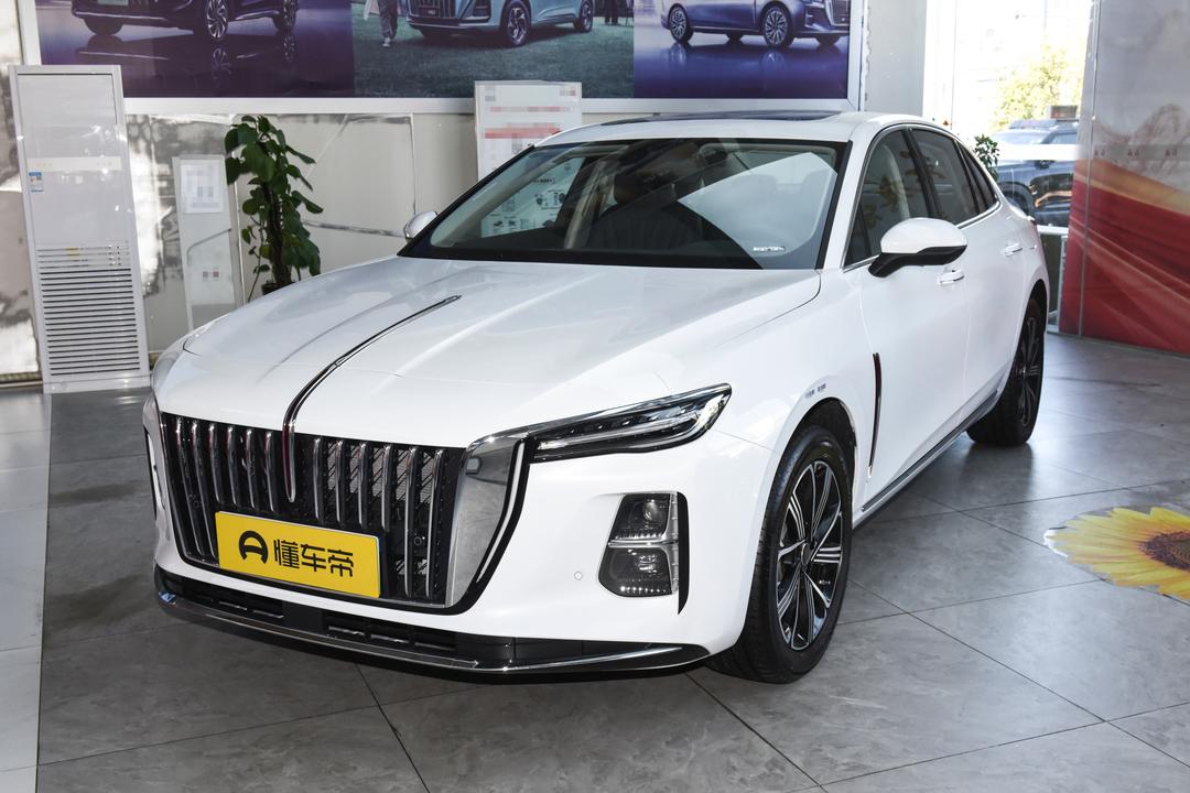 Hongqi H5 PHEV 2026, фото 1