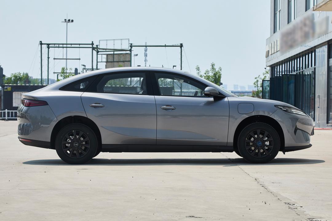 BYD e7 2026, фото 8
