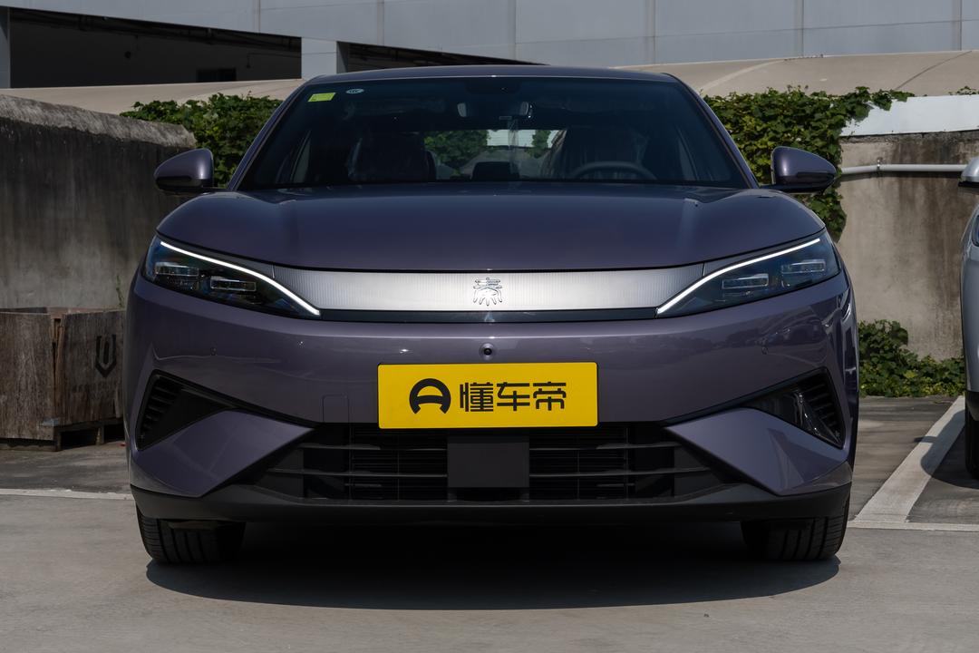 BYD Qin MAX DM 2026, фото 12