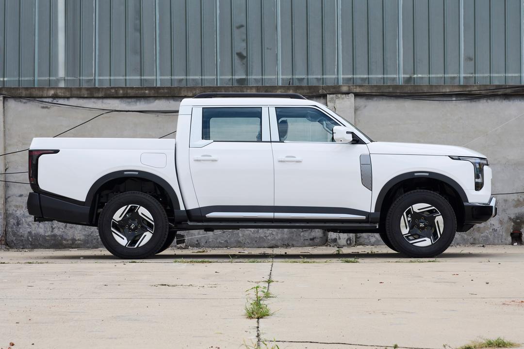 Dongfeng Zhengzhou Z9 GE PHEV 2026, фото 8