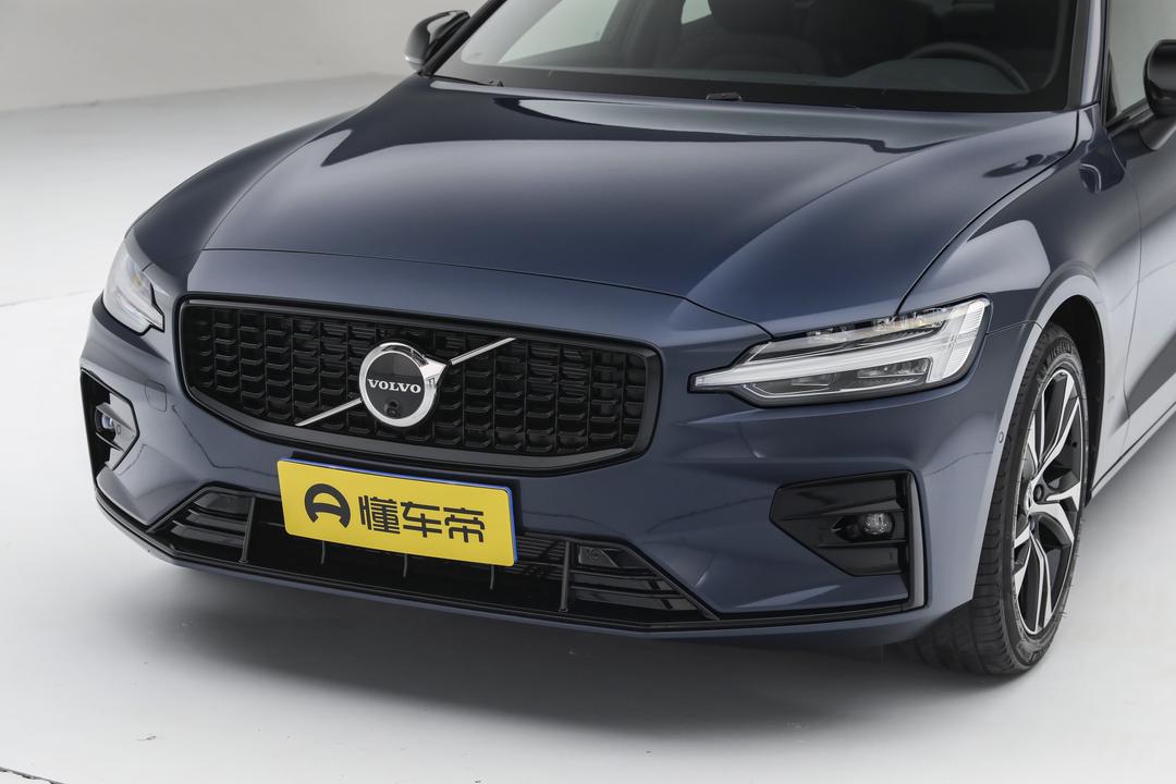 Volvo S60 2026, фото 9