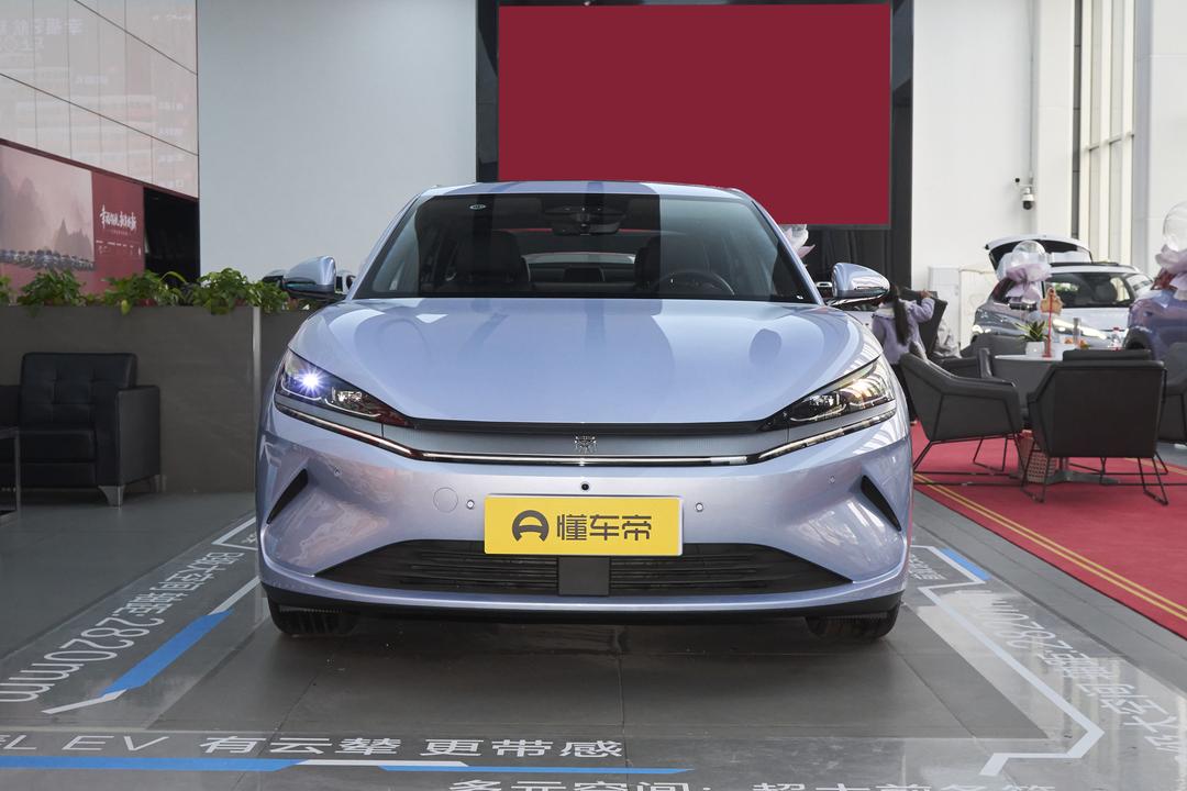 BYD Qin L EV 2026, фото 2