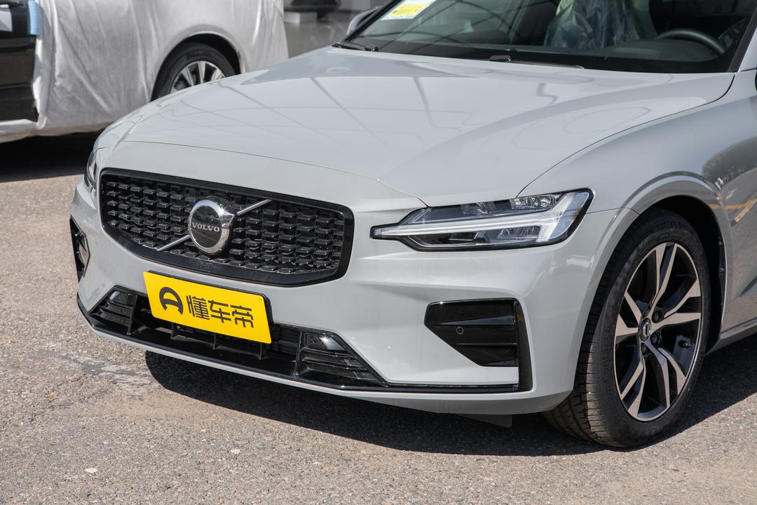 Volvo V60 2026, фото 9