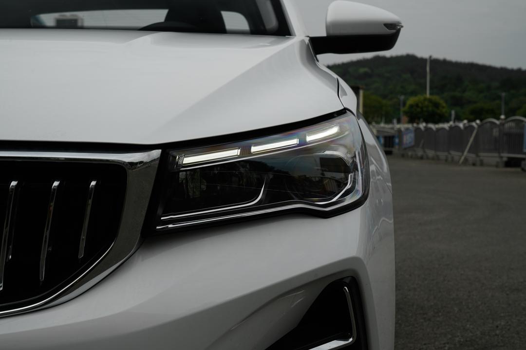 Geely Emgrand 2026, фото 12