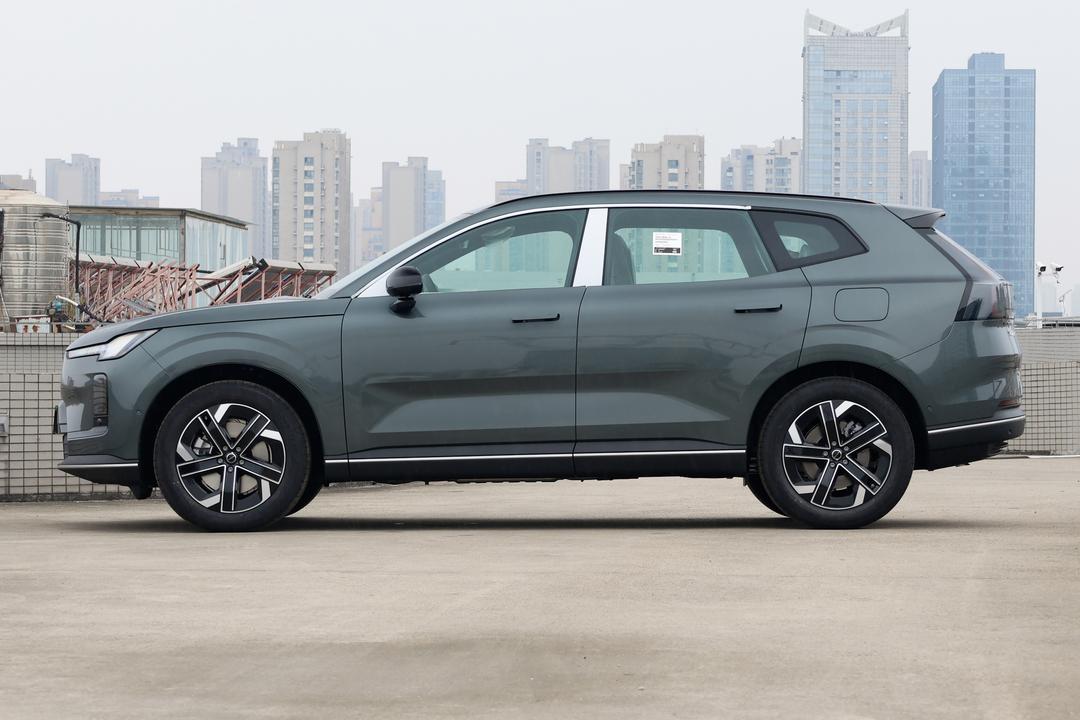Volvo XC70 2026, фото 4