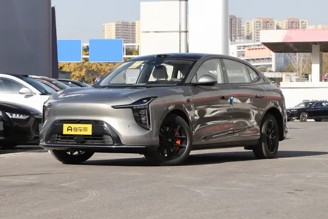 IM LS6 2026 — купить из Китая под заказ