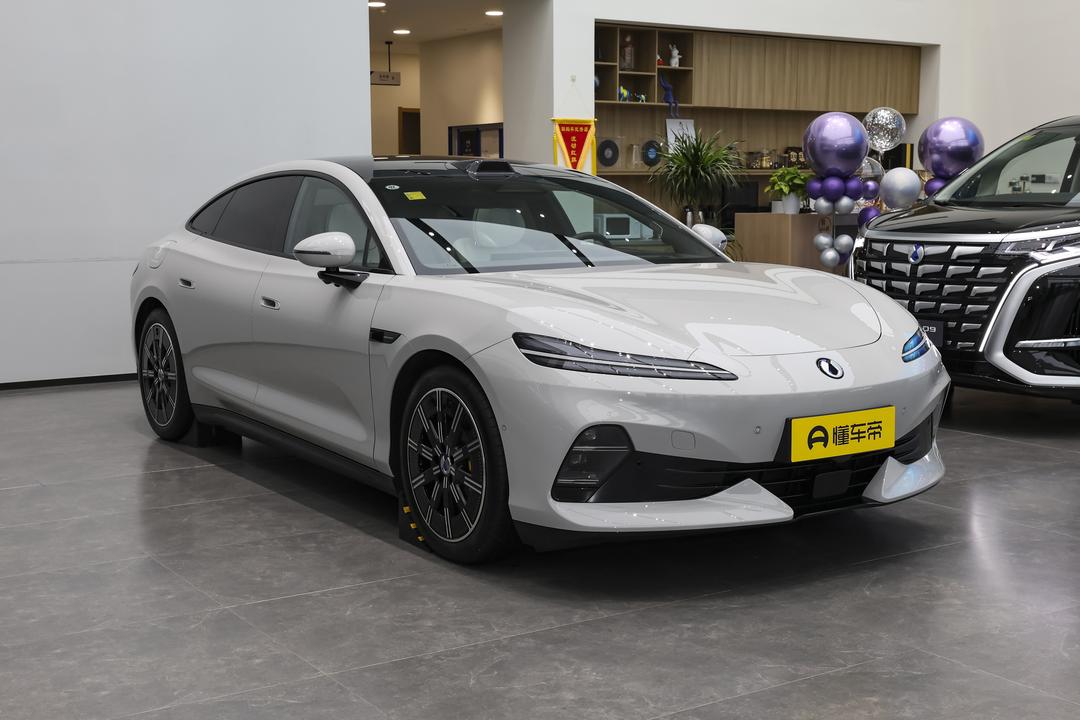 Denza Z9S EV 2026, фото 3