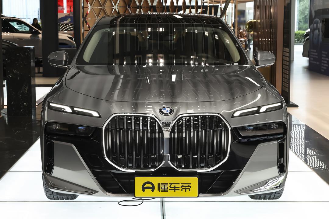 BMW 7-Series 2026, фото 12