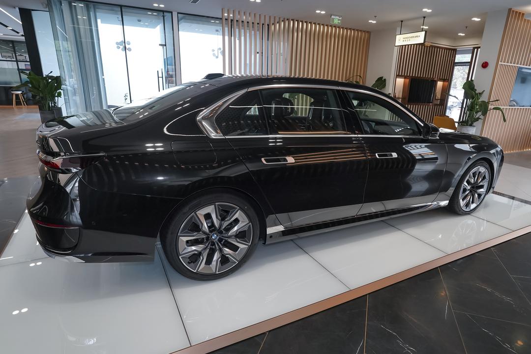BMW 7-Series 2026, фото 8