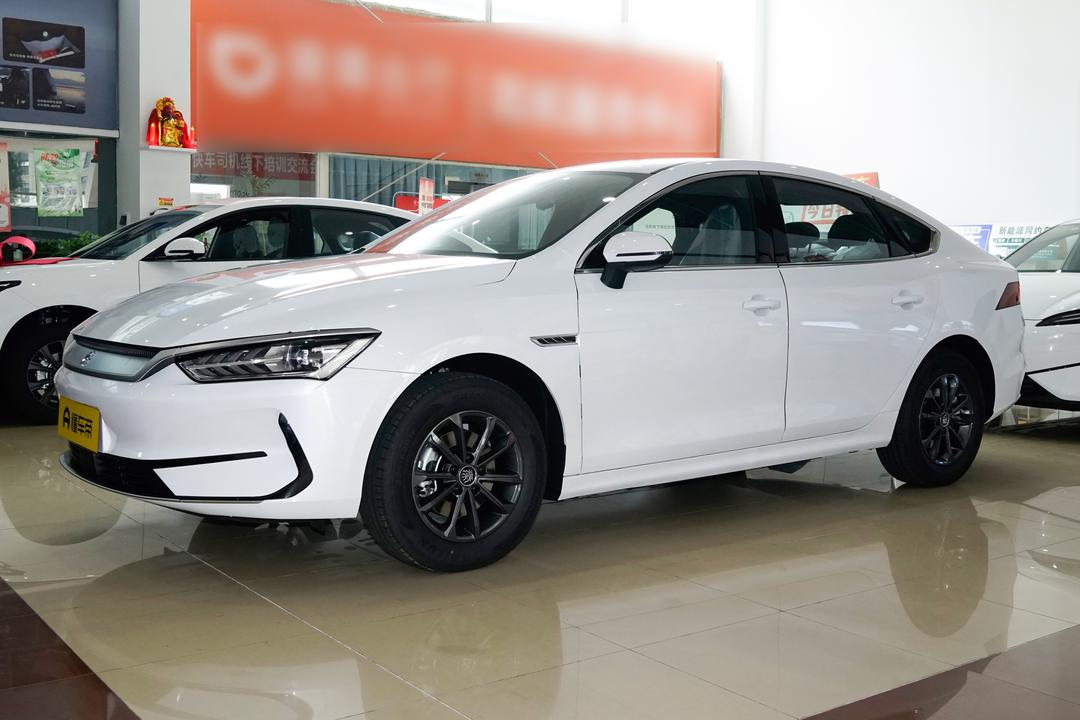 BYD Qin PLUS EV 2026, фото 4