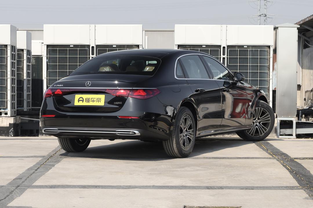 Mercedes-Benz E-Class 2026, фото 7