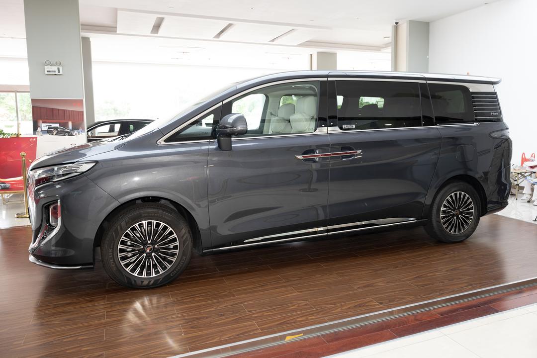 Hongqi HQ9 PHEV 2026, фото 4