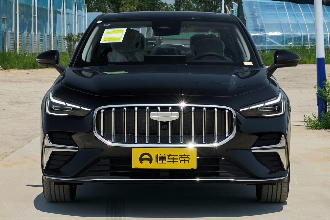 Geely Emgrand 2026, фото 12