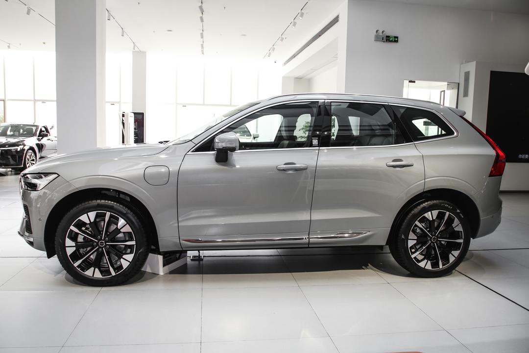 Volvo XC60 PHEV 2026, фото 4