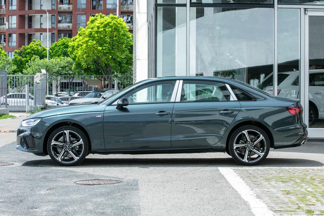 Audi A4L 2026, фото 4