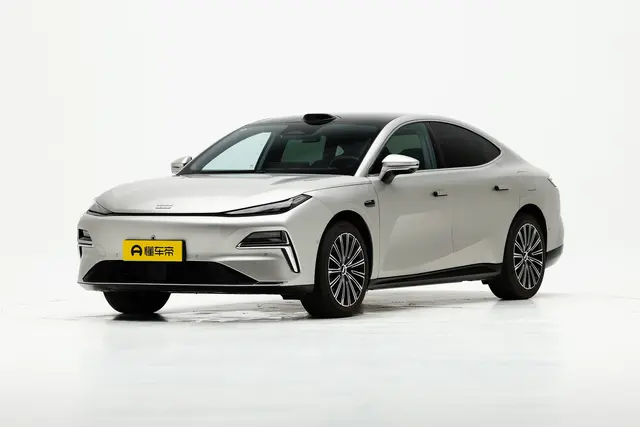 Geely Starlight 8 PHEV 2026 — купить из Китая под заказ