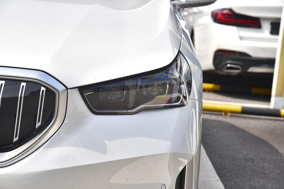 BMW 5 Series 2026, фото 11