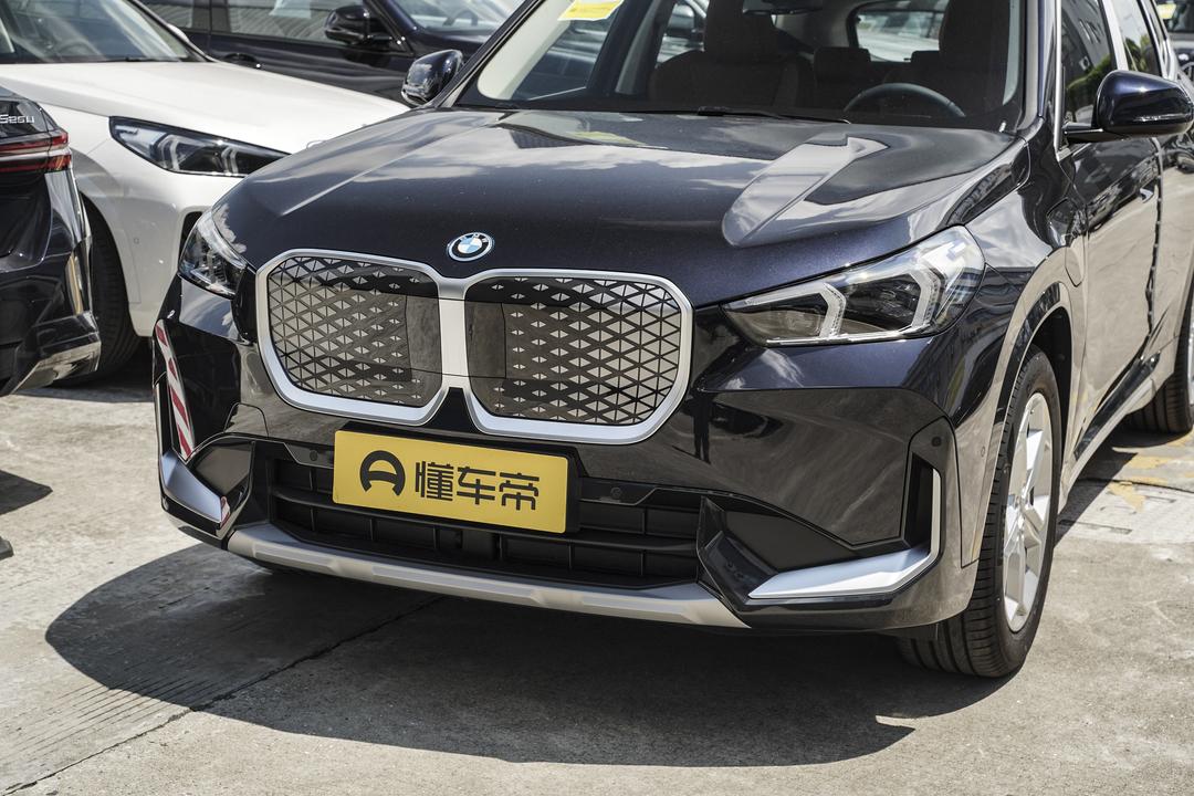 BMW iX1 2026, фото 9