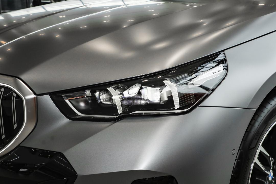 BMW 5 Series 2026, фото 13