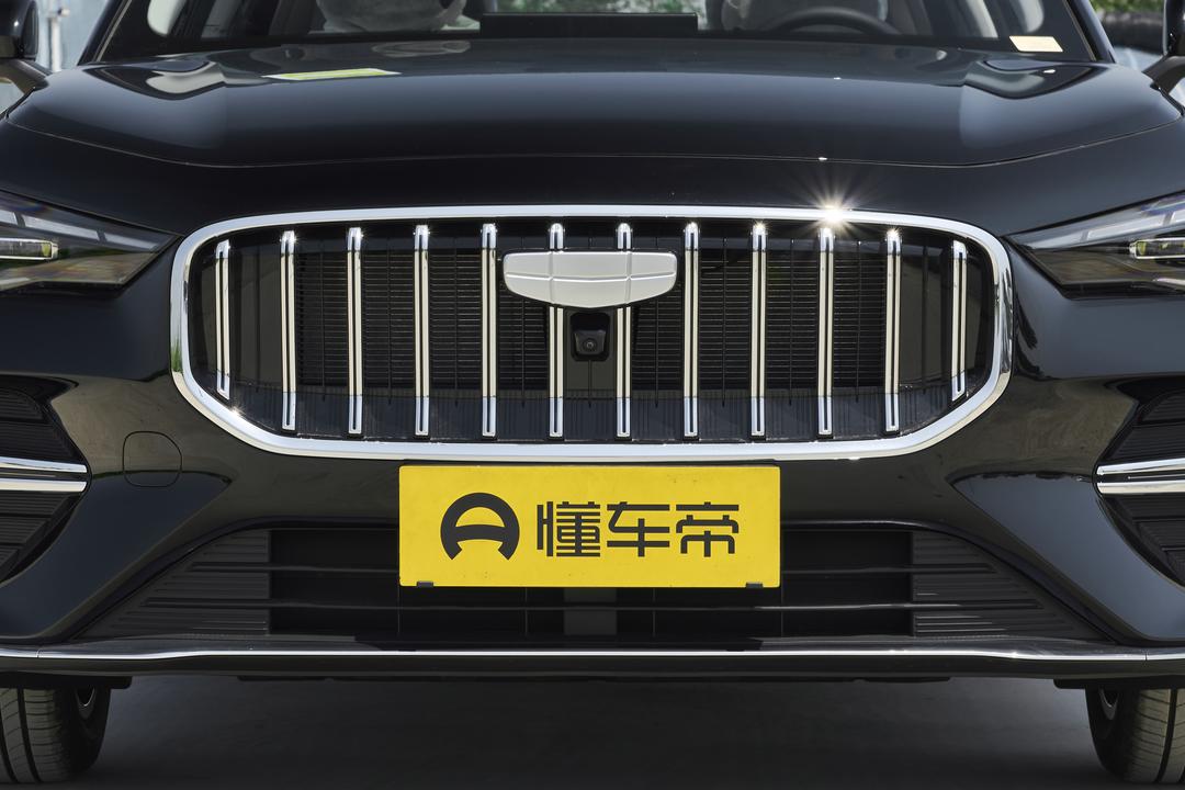 Geely Emgrand 2026, фото 10