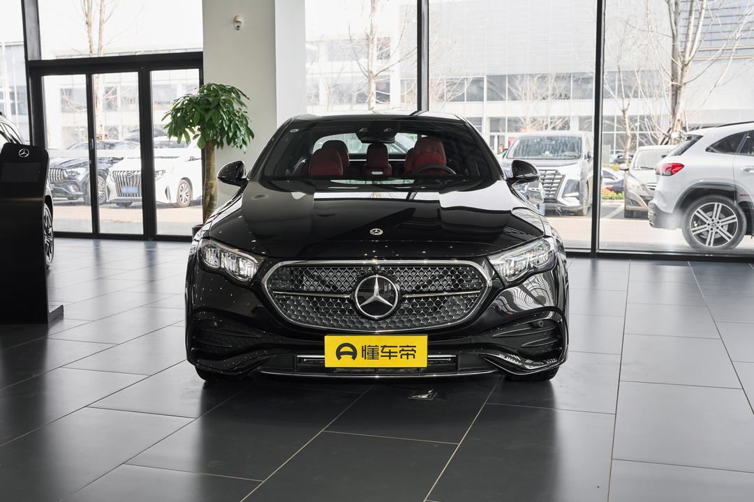 Mercedes-Benz E-Class 2026, фото 2