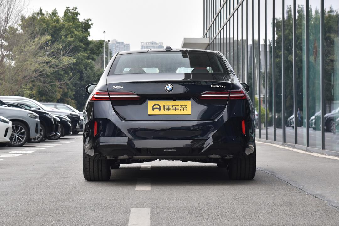 BMW 5 Series 2026, фото 6